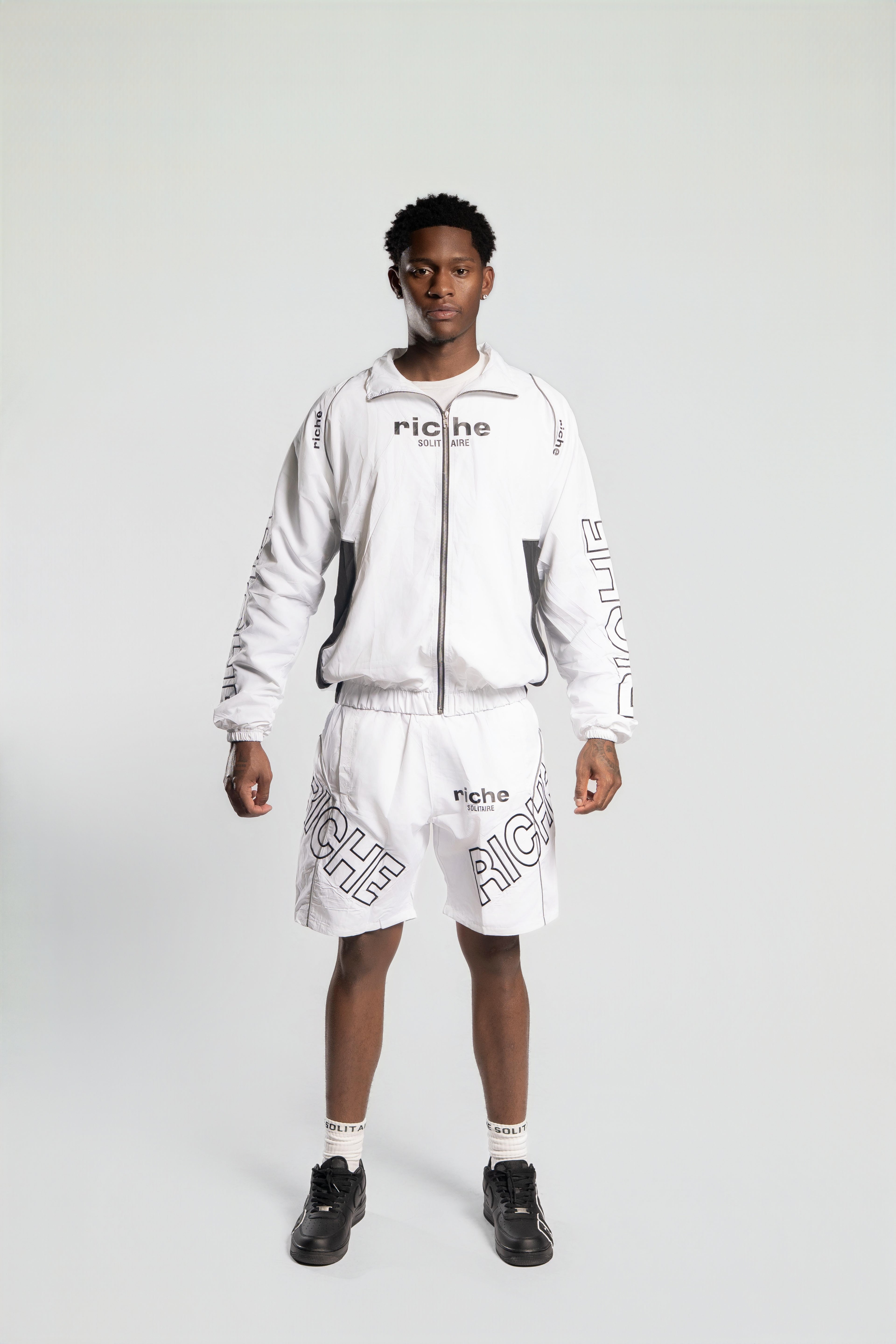 white & Black Riche Solitaire set