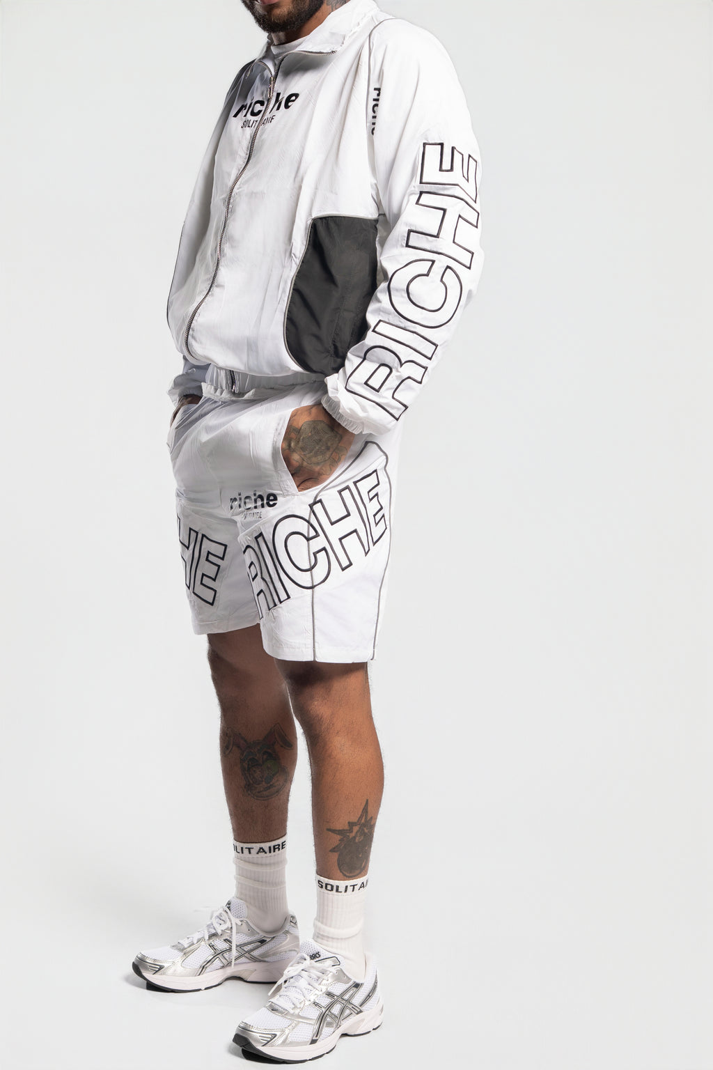 white & Black Riche Solitaire set