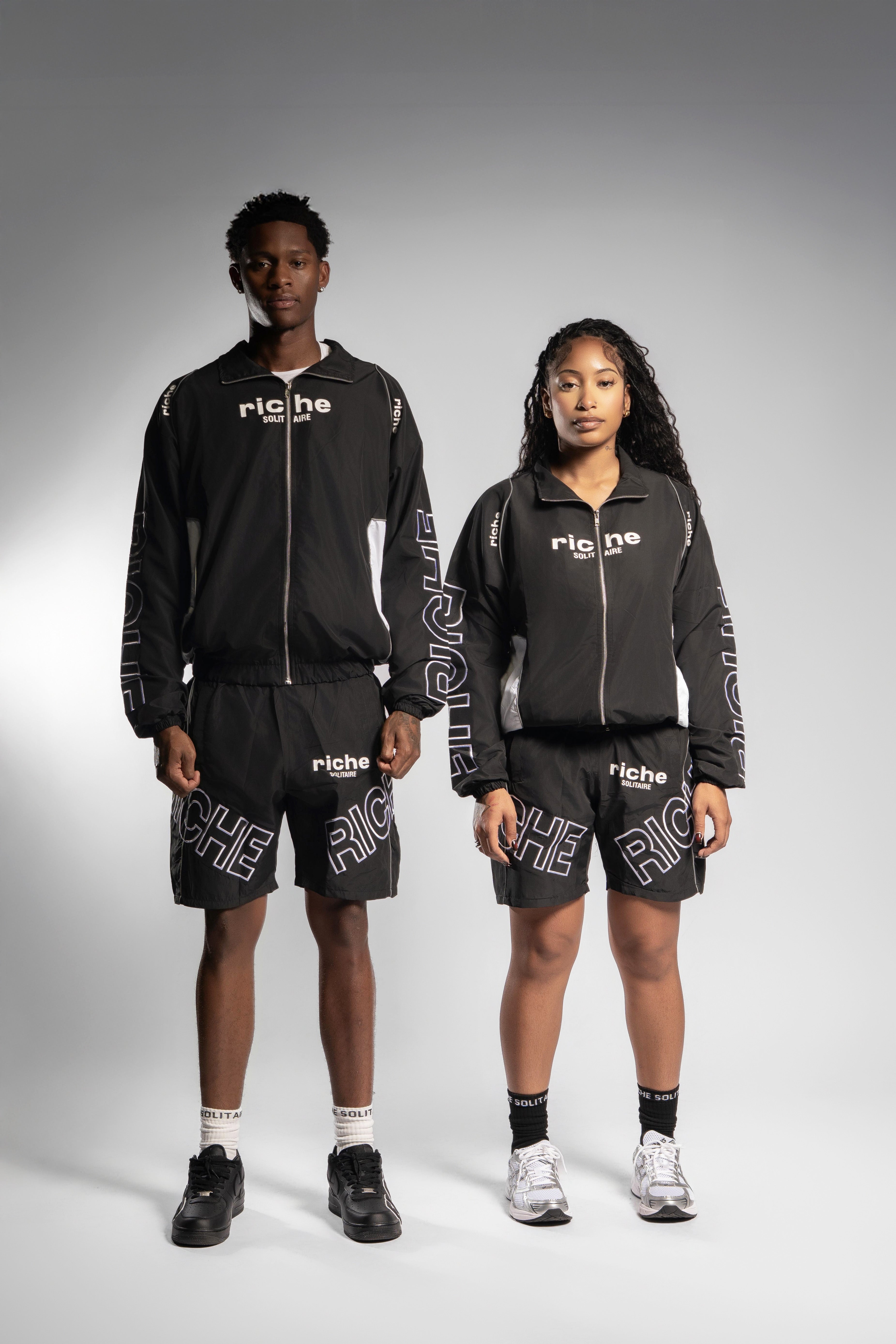 Black & White Riche Solitaire set