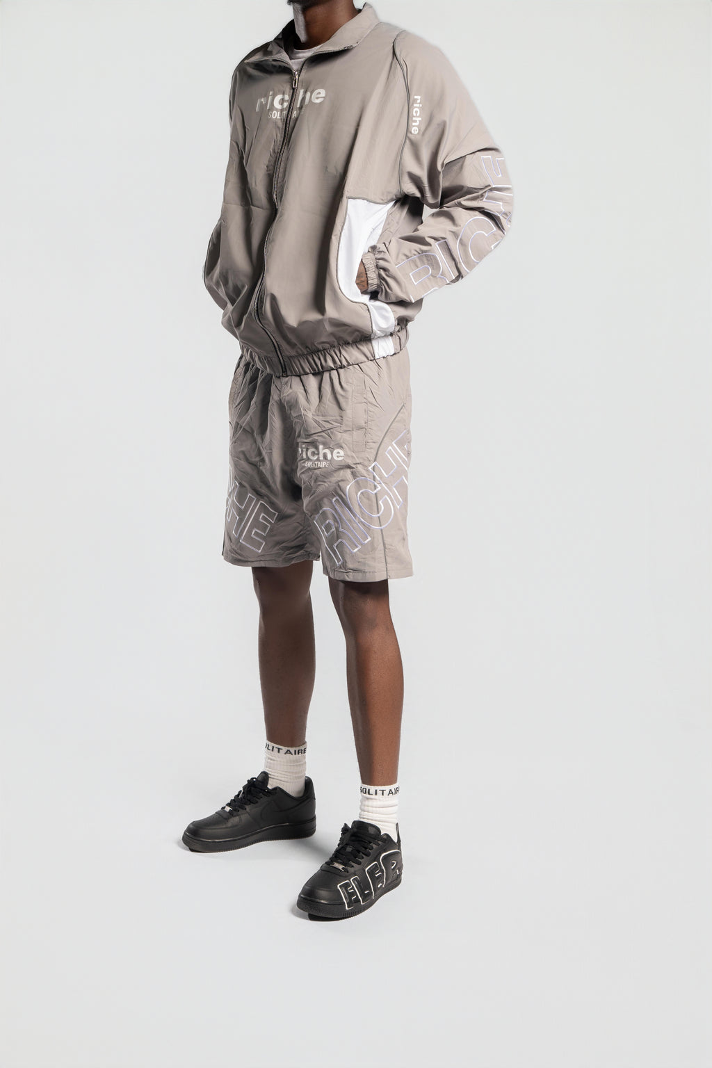 Grey & White Riche Solitaire set